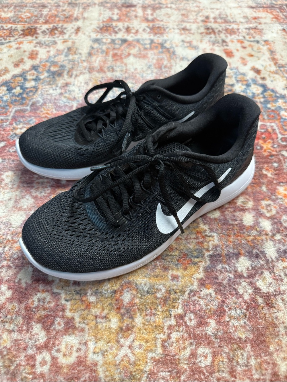 Nike Flex Experience Run Women’s Running Shoes Black White Size 8.5